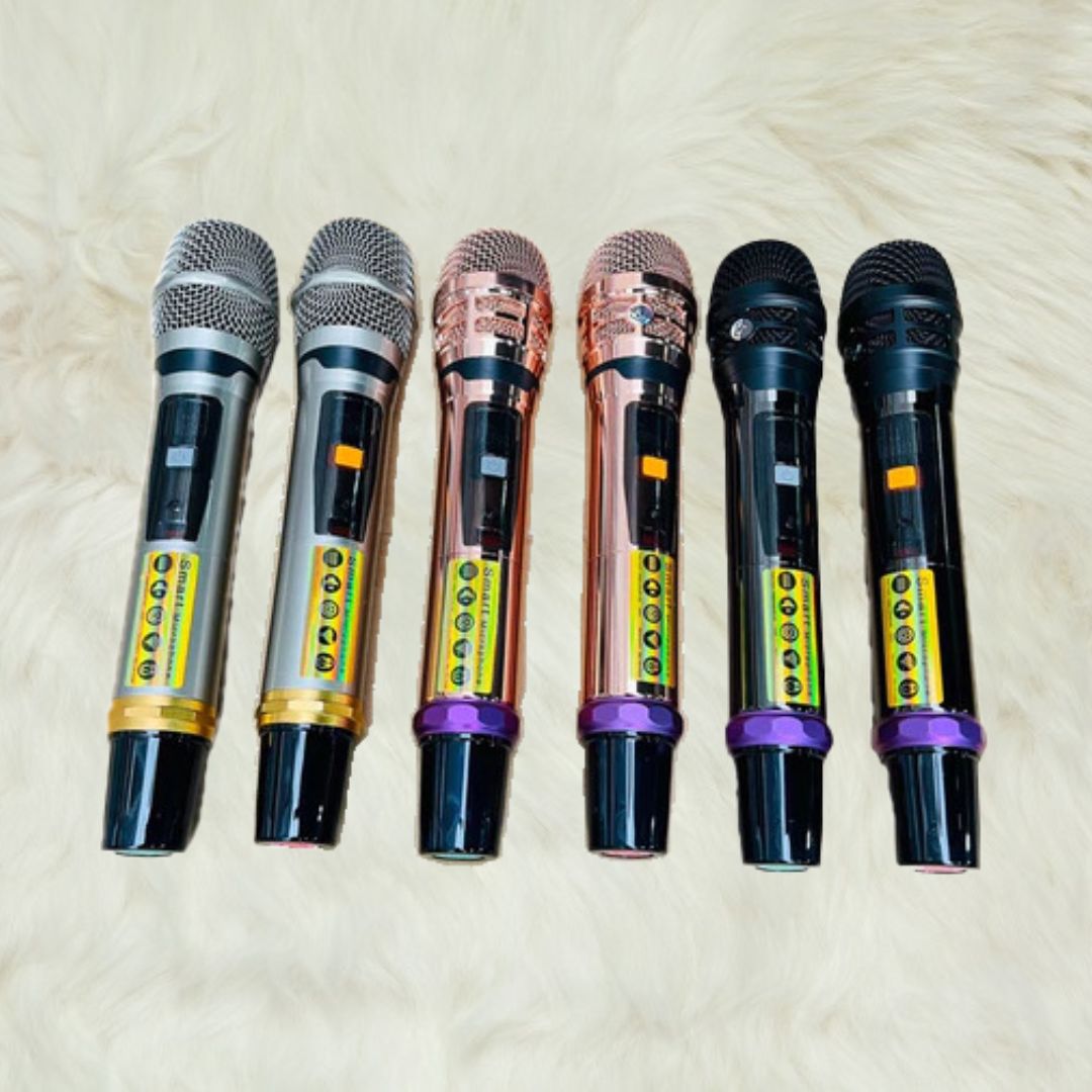 Micro UGX kim loại dùng sóng UHF, cài tần số linh hoạt, chỉnh âm lượng dễ. Củ mic chất lượng cao, hút âm, âm thanh tốt