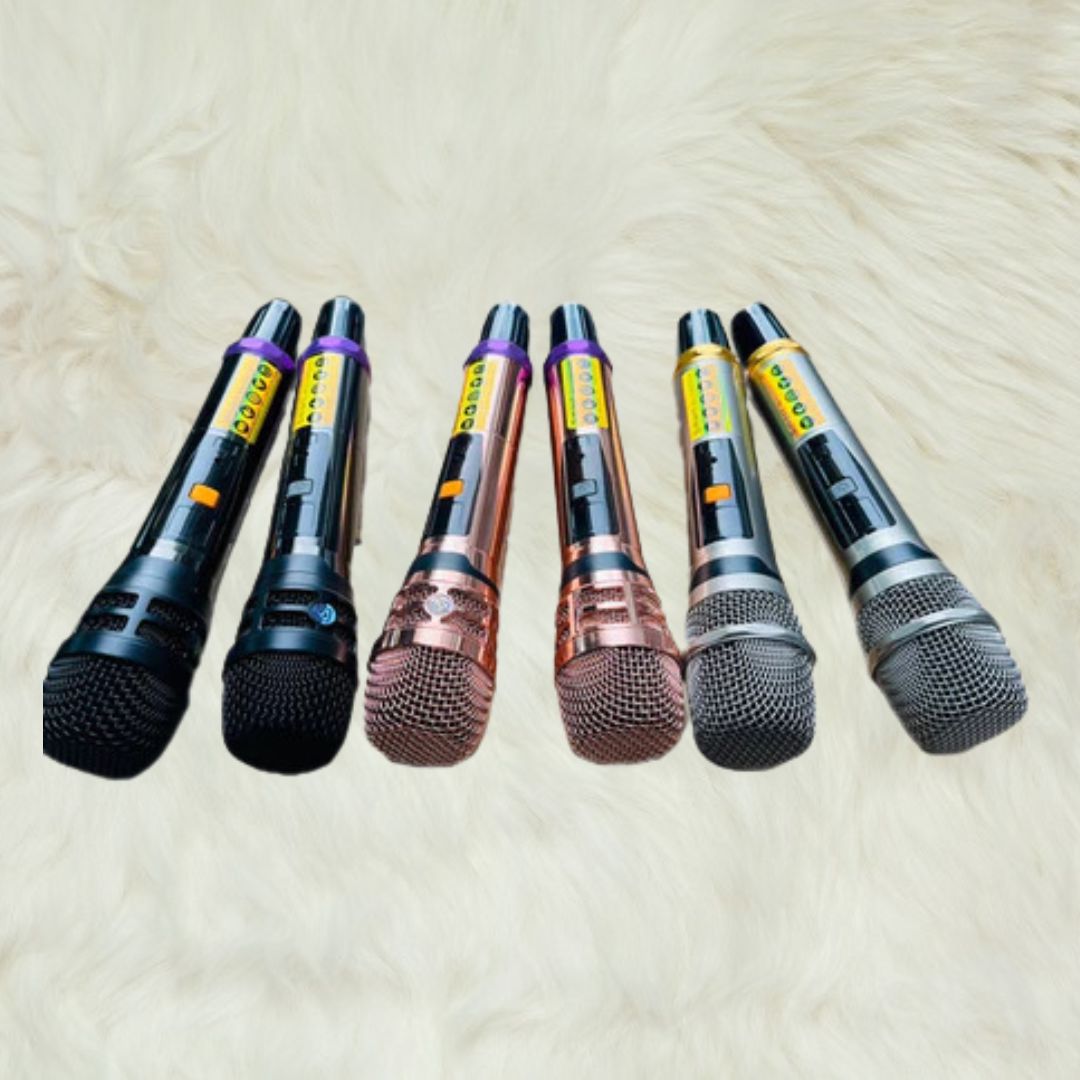 Micro UGX kim loại dùng sóng UHF, cài tần số linh hoạt, chỉnh âm lượng dễ. Củ mic chất lượng cao, hút âm, âm thanh tốt